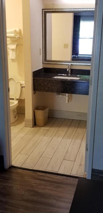 Best Inn Formerly Known As M Star Hotel Chickasaw エクステリア 写真